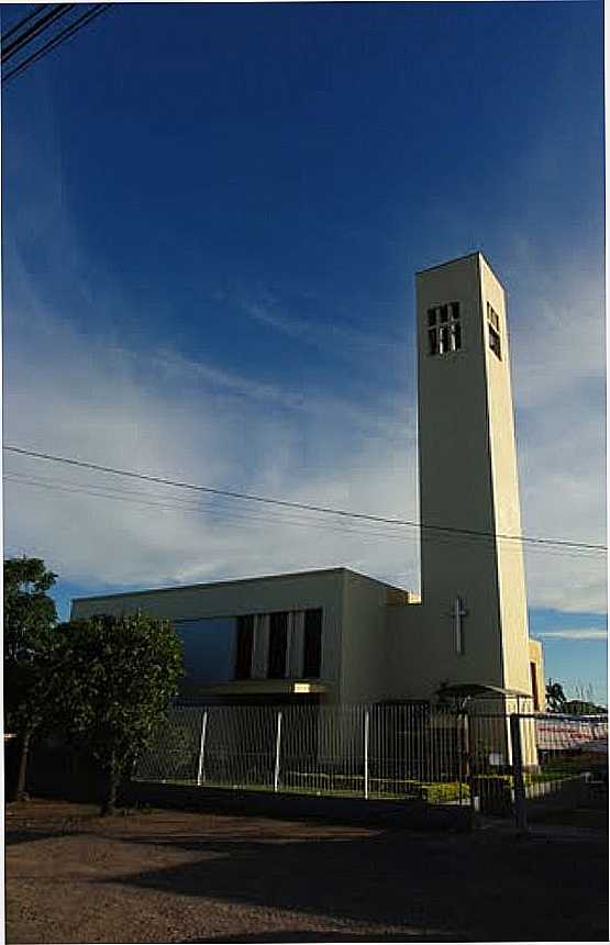 IGREJA EM SCHARLAU-FOTO:LUIS RENATO TAVARES  - SCHARLAU - RS