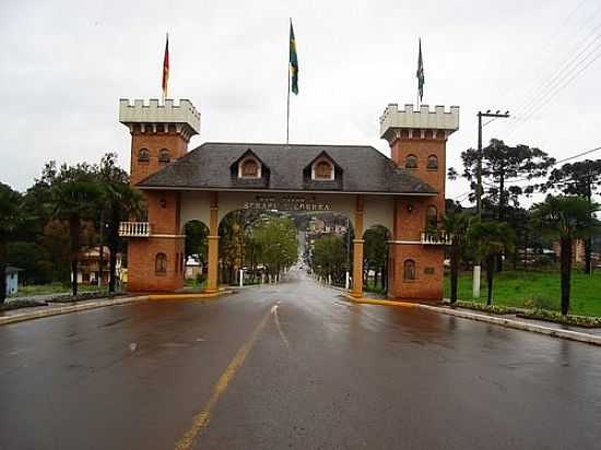 PORTAL DE ENTRADA FOTO
POR FERNANDO GROCH (PANORAMIO) - SERAFINA CORRA - RS