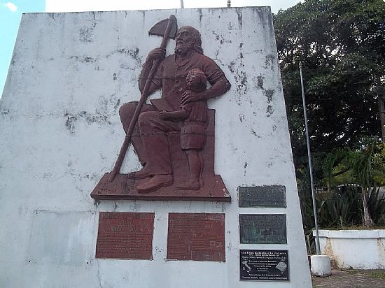 SILVEIRA MARTINS-RS-MONUMENTO AO IMIGRANTE ITALIANO-FOTO:PARICONHA - SILVEIRA MARTINS - RS