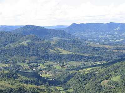 VALE E MONTANHAS-FOTO:ANDR HIRSCH  - SINIMBU - RS