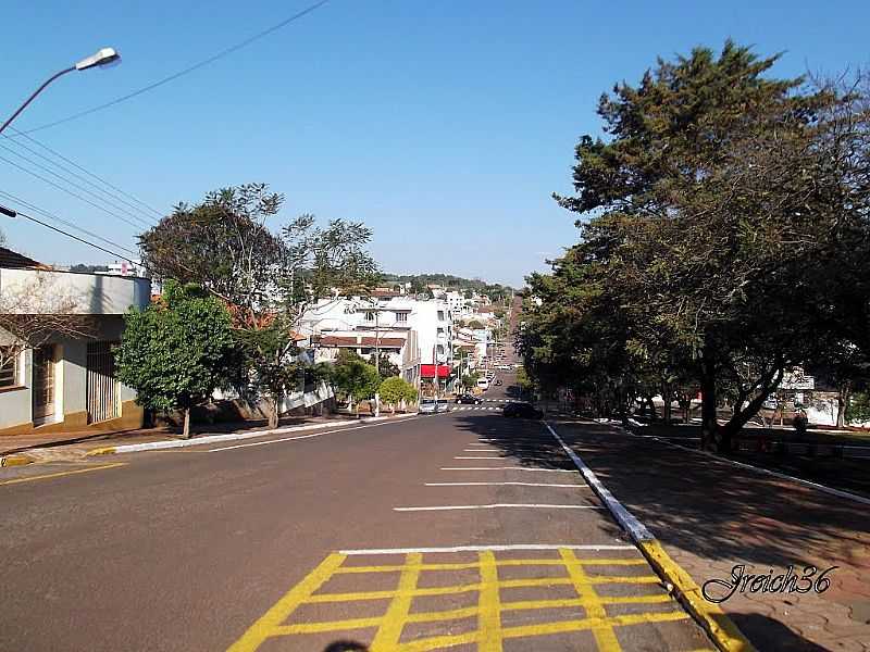 TAPEJARA-RS-RUA NO CENTRO DA CIDADE-FOTO:JOSE SILVA  - TAPEJARA - RS