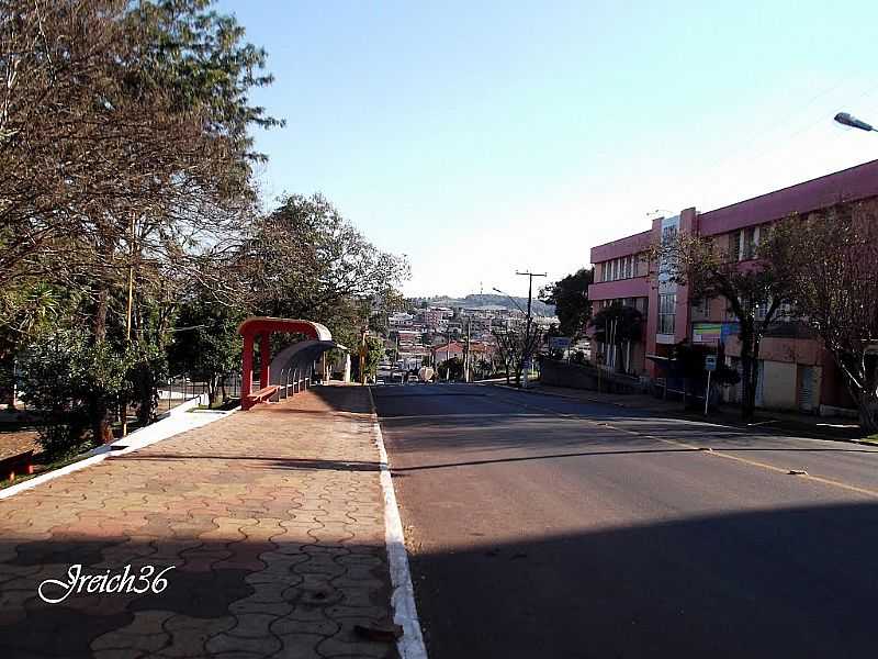 TAPEJARA-RS-RUA NO CENTRO DA CIDADE-FOTO:JOSE SILVA - TAPEJARA - RS