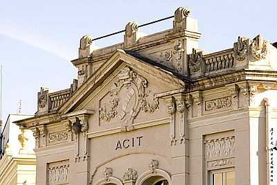 ACIT-FACHADA-POR ALEX HACKMANN - TAQUARA - RS