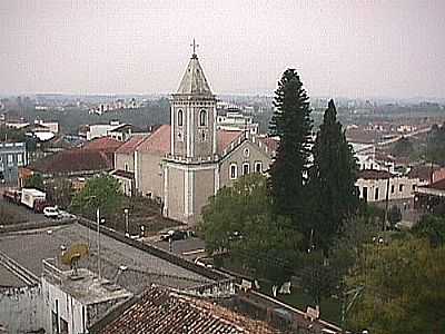 VISTA DA CIDADE E IGREJA-FOTO:ABMOMBACH - TAQUARI - RS