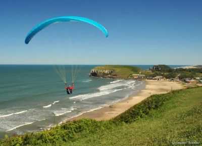 PARAGLIDER NO MORRO DO FAROL, POR GERMANO SCHR - TORRES - RS