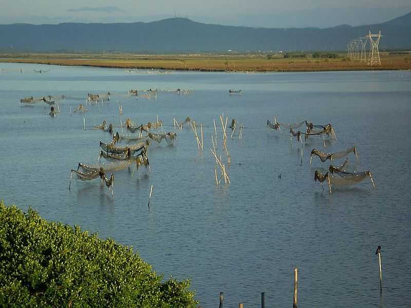 TRAMANDA-RS-LAGOA DO ARMAZEM(TEMPORADA DE PESCA DO CAMARO)-FOTO:PCRAPAKI - TRAMANDA - RS