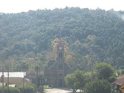 IGREJA DE PEDRA-FOTO: BERDAM - TRS ARROIOS - RS