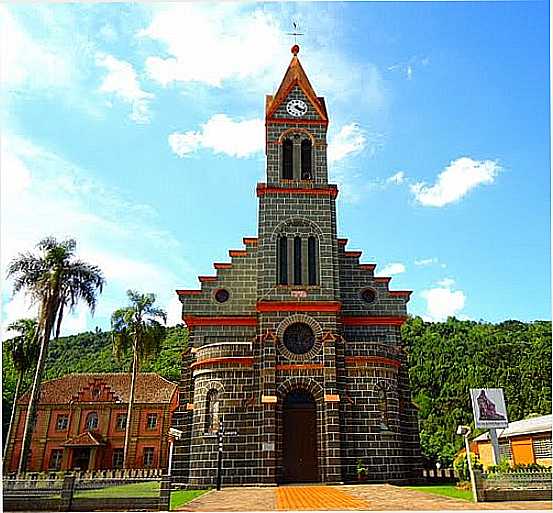 IGREJA DE SANTA ISABEL DA HUNGRIA EM TRS ARROIOS-RS-FOTO:AURI BRANDO - TRS ARROIOS - RS