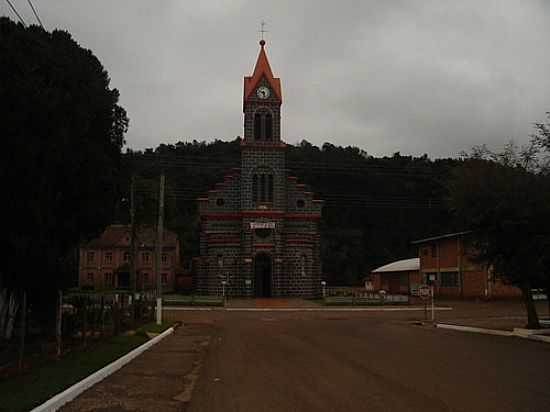 IGREJA DE SANTA ISABEL DA HUNGRIA EM TRS ARROIOS-RS-FOTO:ELTONSTRADA - TRS ARROIOS - RS