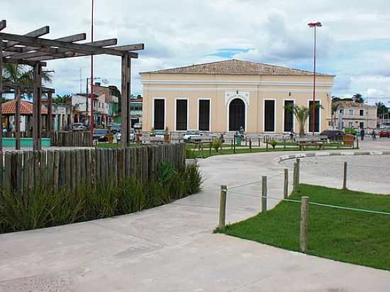 ANTIGO SOBRADO NO CENTRO DE  MATA DE SO JOO-FOTO:CARLOS H. SILVA DE S - MATA DE SO JOO - BA