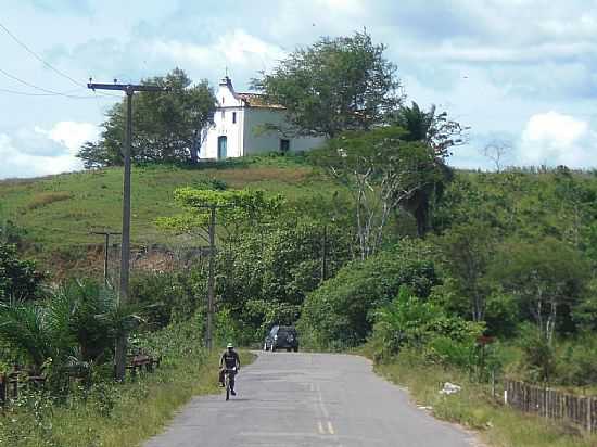 MATA DE SO JOO-BA-ANTIGA IGREJINHA BARROCA NO ALTO DA COLINA-FOTO:CARLOS H. SILVA DE S - MATA DE SO JOO - BA