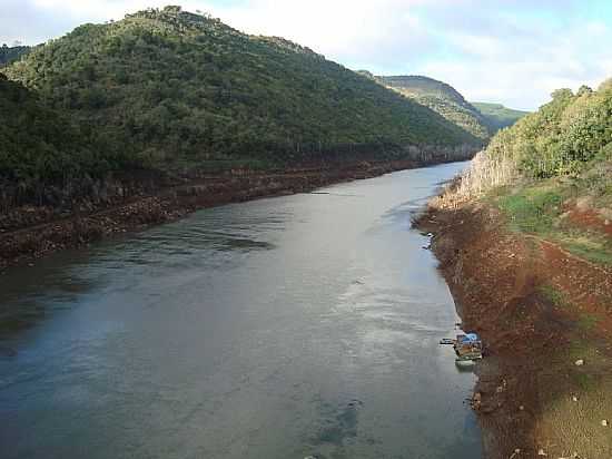VACARIA-RS-RIO GRANDE QUE DIVIDE OS ESTADOS DO RIO GRANDE DO SUL E SANTA CATARINA-FOTO:J. C. DE CARVALHO - VACARIA - RS