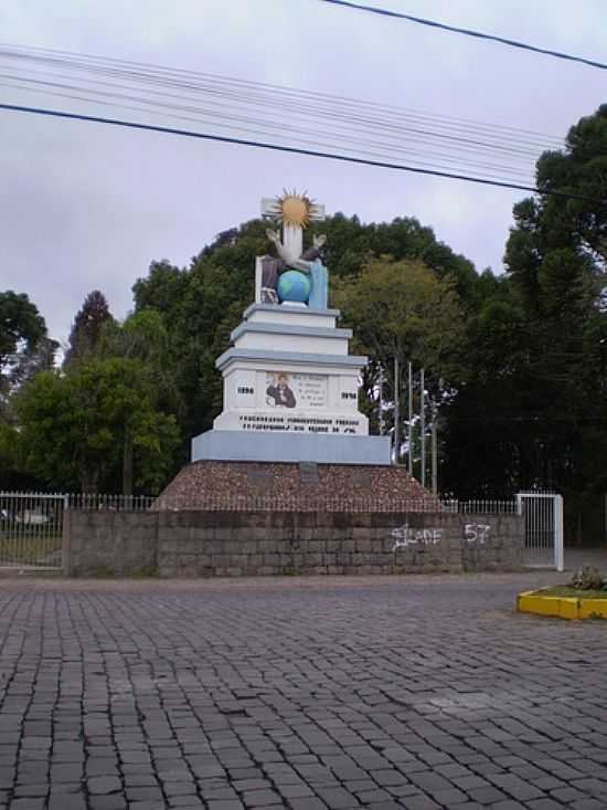 MONUMENTO EM VERANPOLIS-RS-FOTO:MARCELO PARISE PETAZ - VERANPOLIS - RS