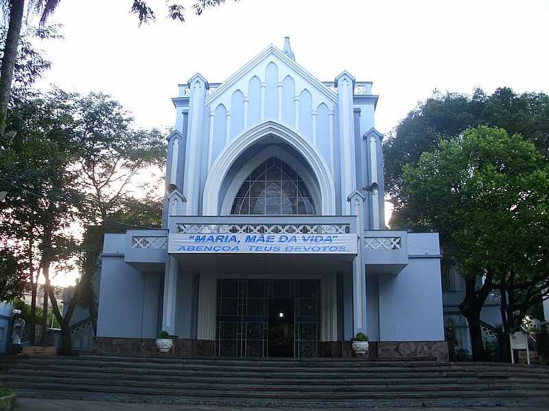 VERANPOLIS-RS-IGREJA NO CENTRO-FOTO:JOS CARMINATTI - VERANPOLIS - RS