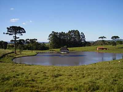 LAGO NO CENTRO DE LAZER-FOTO:GILBERTO LUIS DAL MA  - VESPASIANO CORREA - RS