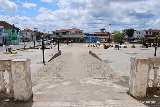 PRAA DA IGREJA MATRIZ EM VIAMO-FOTO:ANELISE KUNRATH - VIAMO - RS