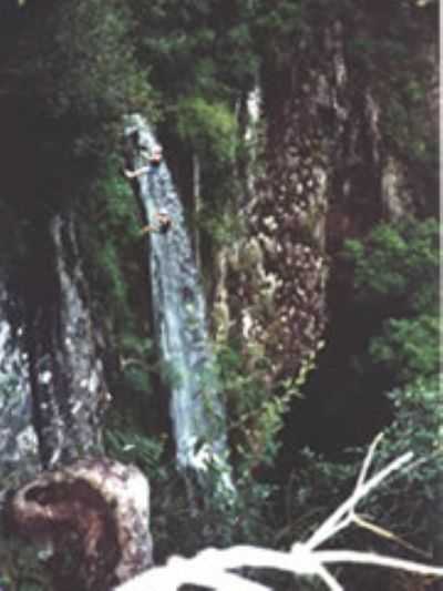 CASCATA DAS BRUXAS, POR SUELEM GABOARDI - VILA MARIA - RS