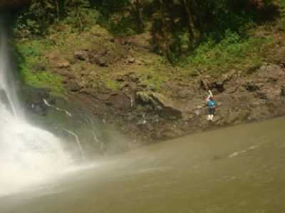 TIROLESA NA CASCATA DO MARING, POR SUELEM GABOARDI - VILA MARIA - RS