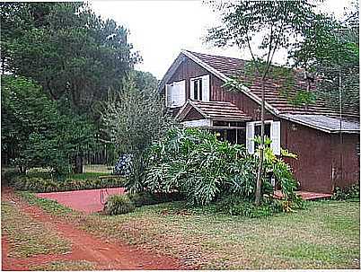 CASA-FOTO:ALINEMURILLO  - VILA TURVO - RS