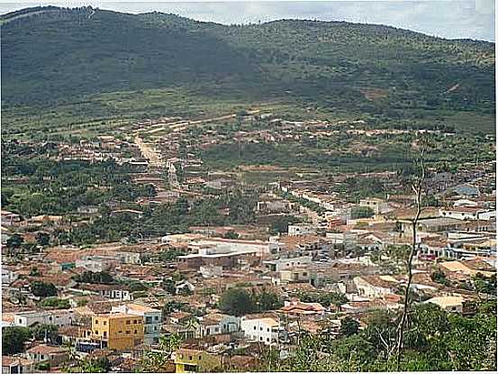 VISTA DA CIDADE COM A SERRA AO FUNDO EM MIGUEL CALMON-BA-FOTO:SLUIZCAMPOS - MIGUEL CALMON - BA