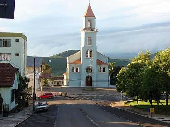 IGREJA MATRIZ EM GUA DOCE-SC-FOTO:DIEGO AUGUSTO LUCHES - GUA DOCE - SC