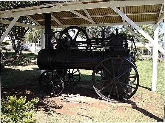 LOCOMVEL FABRICADO EM 1900 EM GUA DOCE-SC-FOTO:DIEGO AUGUSTO LUCHES - GUA DOCE - SC