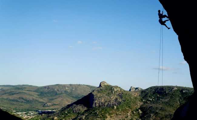 RAPEL NA GRUTA DO MORRO DA BANDEIRA - MILAGRES BA, POR PAULO MENEZES - MILAGRES - BA