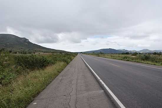 RODOVIA BR-116 EM MILAGRES-BA-FOTO:WWW.IRREGULAR.COM.BR - MILAGRES - BA