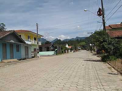 RUA DA CIDADE-FOTO:--- GABRIEL BIANCO -  - AIUR - SC