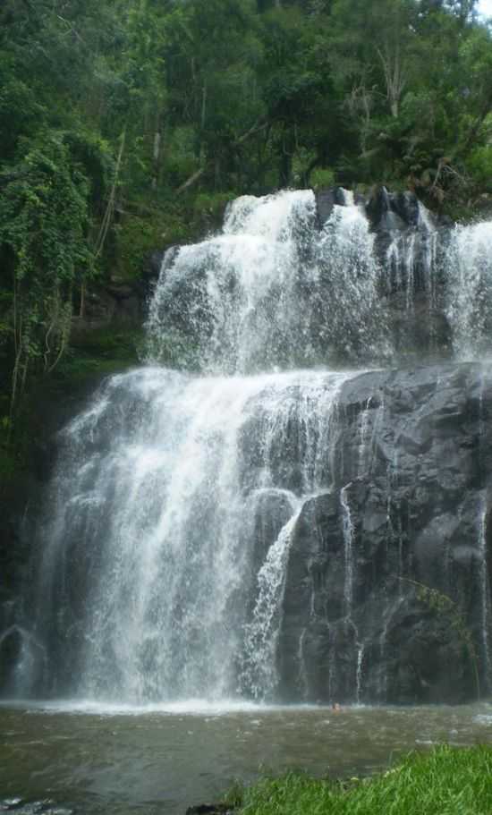 CASCATA NA LINHA SANTA RITA, POR ANDERSON CAVASIN - ANCHIETA - SC