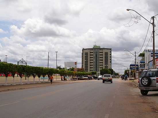 CENTRO DE LUS EDUARDO MAGALHES-BA-FOTO:CERRADO - LUS EDUARDO MAGALHES - BA