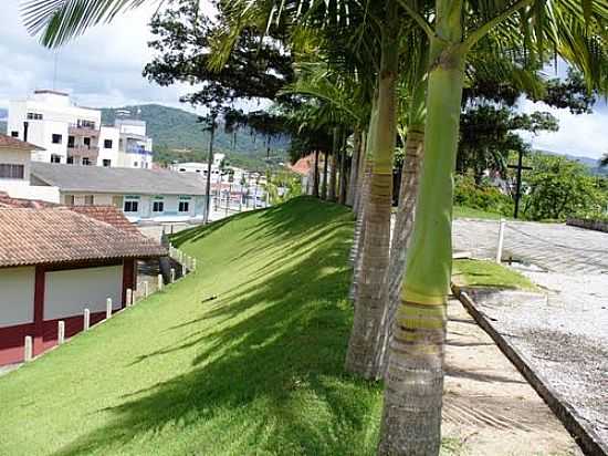 RUA E VISTA PARCIAL DE ANTNIO CARLOS-FOTO:IVONET.. - ANTNIO CARLOS - SC