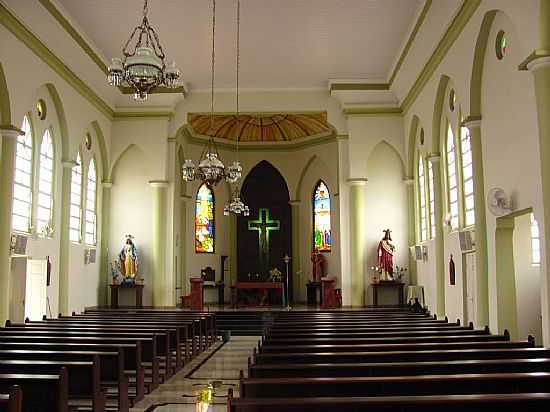 INTERIOR DA MATRIZ DE SANTANA EM  APINA-SC-FOTO:SIDNEI RECCO - APINA - SC