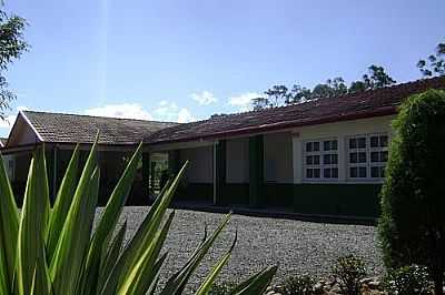 ESCOLA DE EDUCAO BSICA LETCIA POSSAMAI-FOTO:ANGELO RONCHI  - ATERRADO TORTO - SC