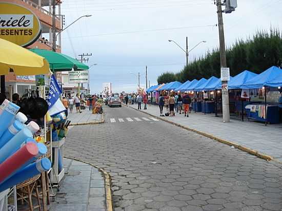 FEIRINHA EM BALNERIO ARROIO DO SILVA-SC-FOTO:DJANMARQUES - BALNERIO ARROIO DO SILVA - SC