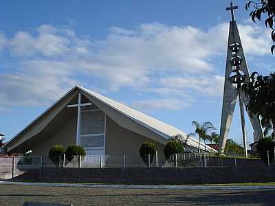 IGREJA DE BARREIROS-FOTO:LHOEPERS  - BARREIROS - SC