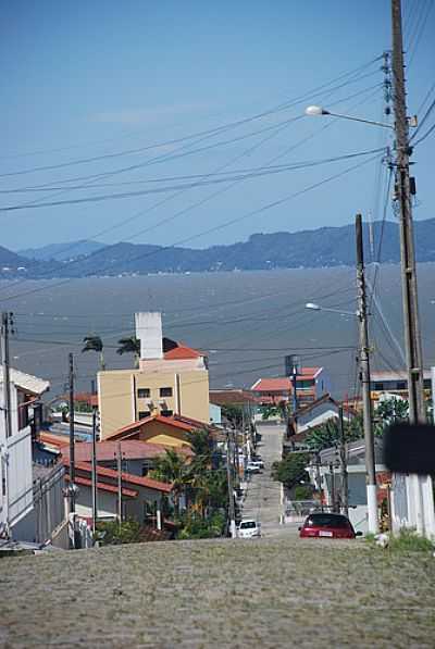 RUA DA CIDADE-FOTO:EBER BECK  - BARREIROS - SC