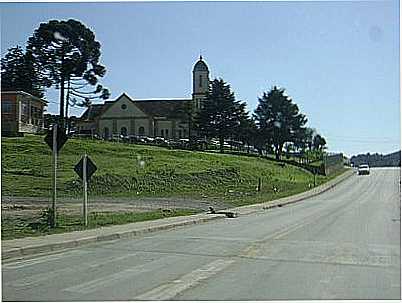 IGREJA E RODOVIA-FOTO:ITAMAURO1969  - BATEIAS DE BAIXO - SC