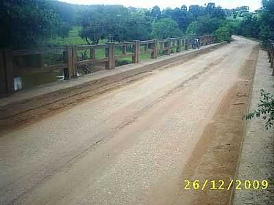 PONTE NO RIO NEGRO-FOTO:MIGUEL ARCANJO SOUSA  - BATEIAS DE BAIXO - SC
