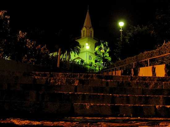 BLUMENAU-SC-VISO NOTURNA DA IGREJA LUTERANA-FOTO:LEO LAPS - BLUMENAU - SC