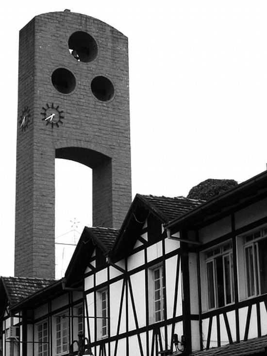 TORRE DA CATEDRAL DE BLUMENAU-SC-FOTO:LEO LAPS - BLUMENAU - SC