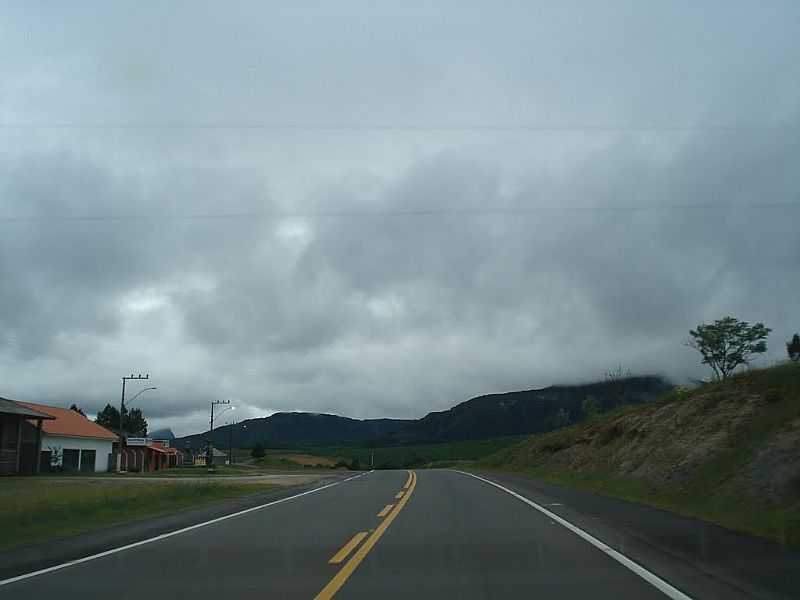 BOM RETIRO-SC-ENTRANDO NA CIDADE PELA RODOVIA BR-282-FOTO:CICERO R MACIEL - BOM RETIRO - SC