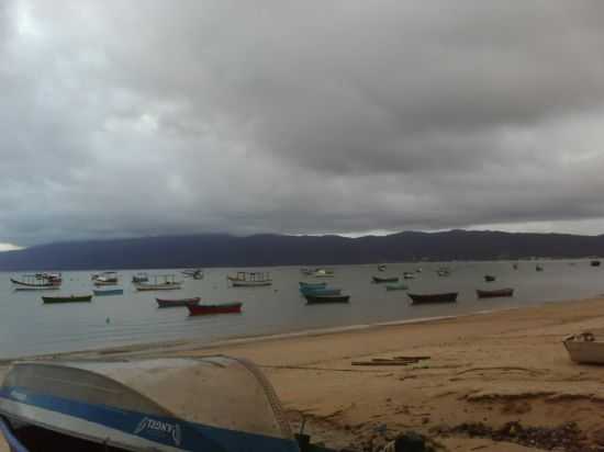 PRAIA CANTO GRANDE, POR TITA - BOMBINHAS - SC