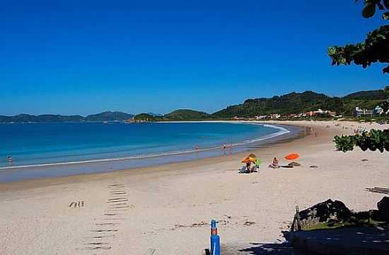 PRAIA DE QUATRO ILHAS EM BOMBINHAS-SC-FOTO:CARLOS COLONETTI NET - BOMBINHAS - SC