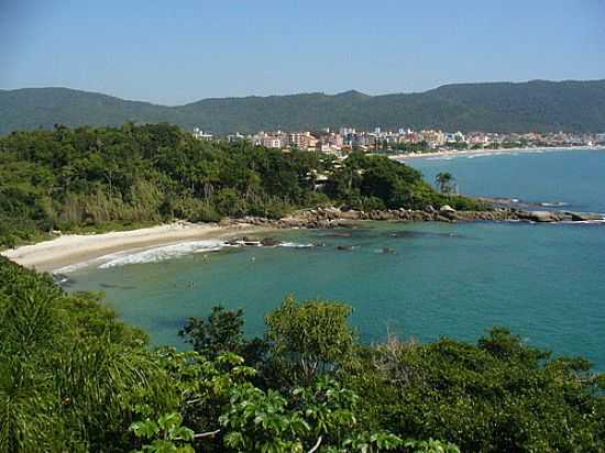 PRAIA DO RIBEIRO EM BOMBINHAS-SC-FOTO:CELSO RENE MLLER - BOMBINHAS - SC