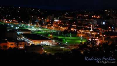 PARQUE CENTRAL A NOITE, POR RUBENS - CAADOR - SC