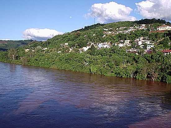 O RIO E A CIDADE DE CAPINZAL-FOTO:THIAGO DAMBROS - CAPINZAL - SC