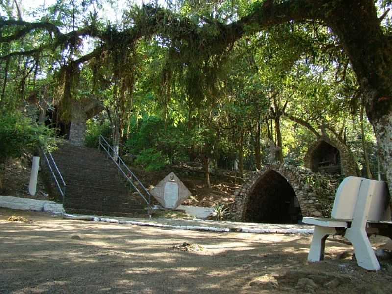 GRUTA DE NOSSA SENHORA DA SADE - CAPIVARI DE BAIXO - SC