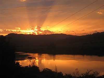 NASCER DO SOL EM CAXAMBU-FOTO:RAFAEL GIUSTI  - CAXAMBU DO SUL - SC