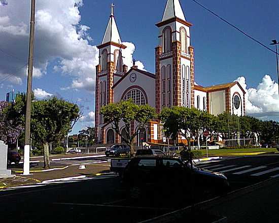 CATEDRAL DE SANTO ANTNIO EM CHAPEC-FOTO:MAURICIO BALLAROTTI - CHAPEC - SC